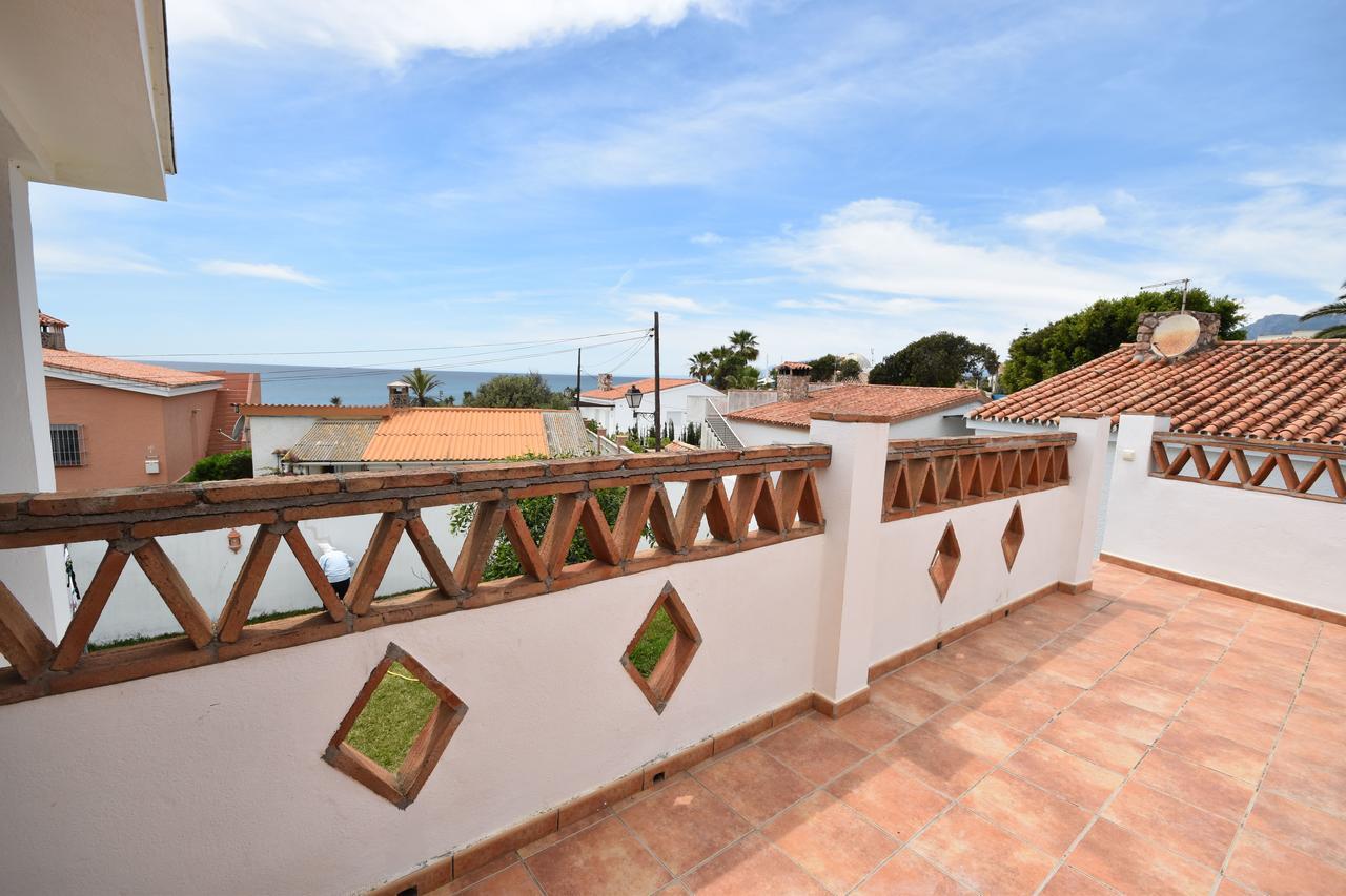 In The Second Line, Modern Beachfront Holiday Home In Costabella, Marbella Exterior foto