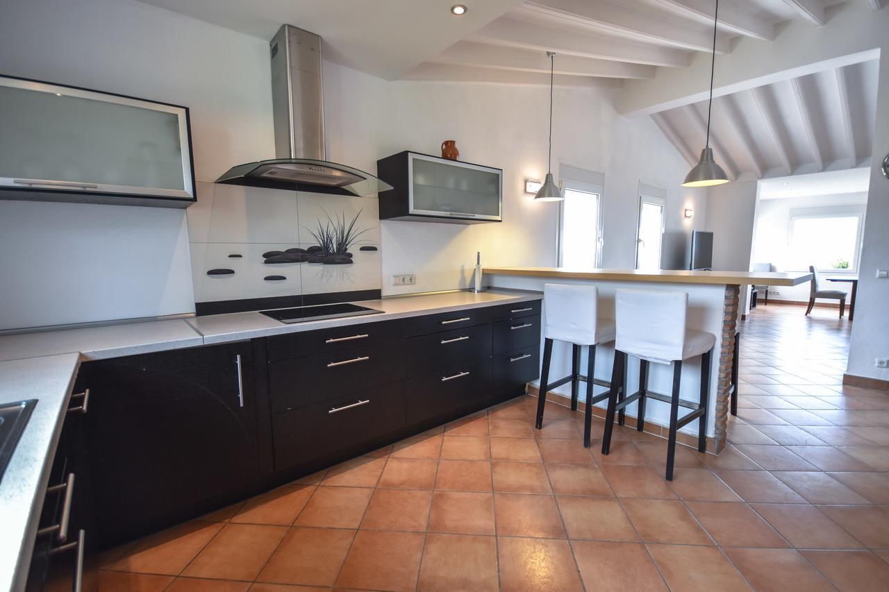 In The Second Line, Modern Beachfront Holiday Home In Costabella, Marbella Exterior foto
