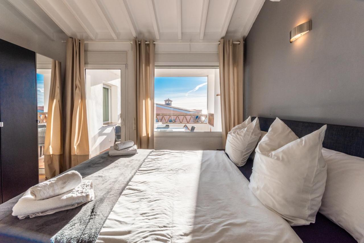 In The Second Line, Modern Beachfront Holiday Home In Costabella, Marbella Exterior foto